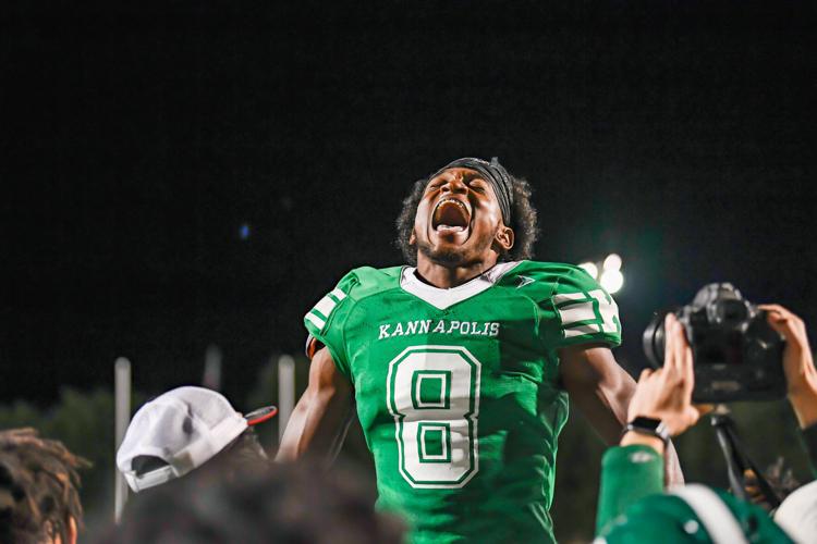 The Wonders blanked the Spiders 47-0 to retain the bell for the 7th straight year.