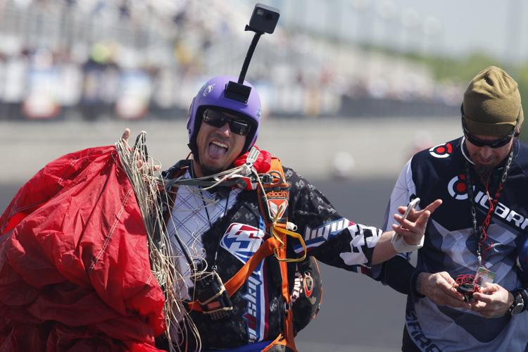 It's Sunday final eliminations at the 2018 NHRA 4-Wide Nationals!