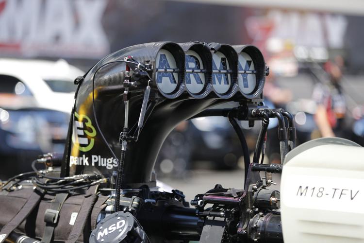 It's Sunday final eliminations at the 2018 NHRA 4-Wide Nationals!
