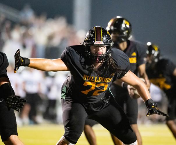 Bulldogs beat the Grizzlies in the third round of the 2025 NCHSAA Football Championship playoff game 41 - 33.