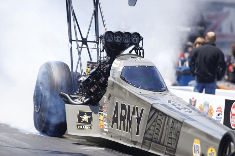 It's Sunday final eliminations at the 2018 NHRA 4-Wide Nationals!