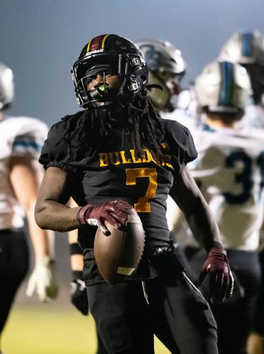 Bulldogs beat the Grizzlies in the third round of the 2025 NCHSAA Football Championship playoff game 41 - 33.