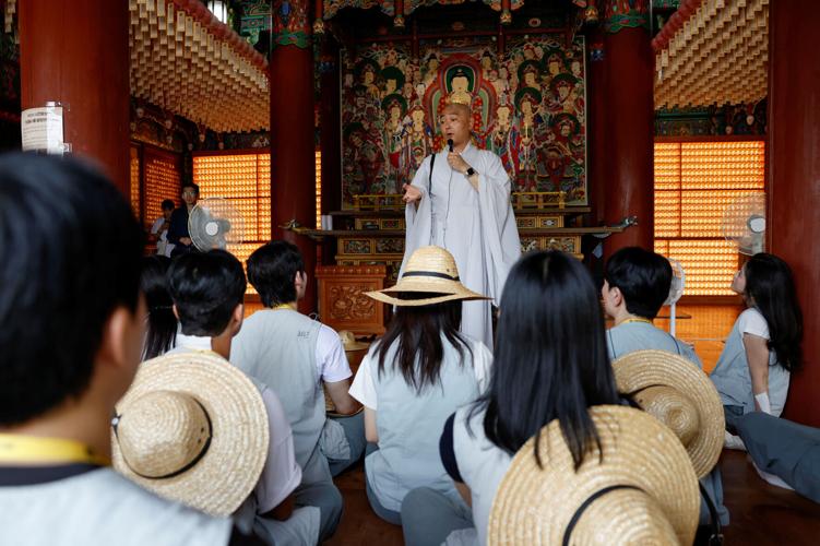 Hopeful singles turn to Buddhist temple matchmaking in South Korea