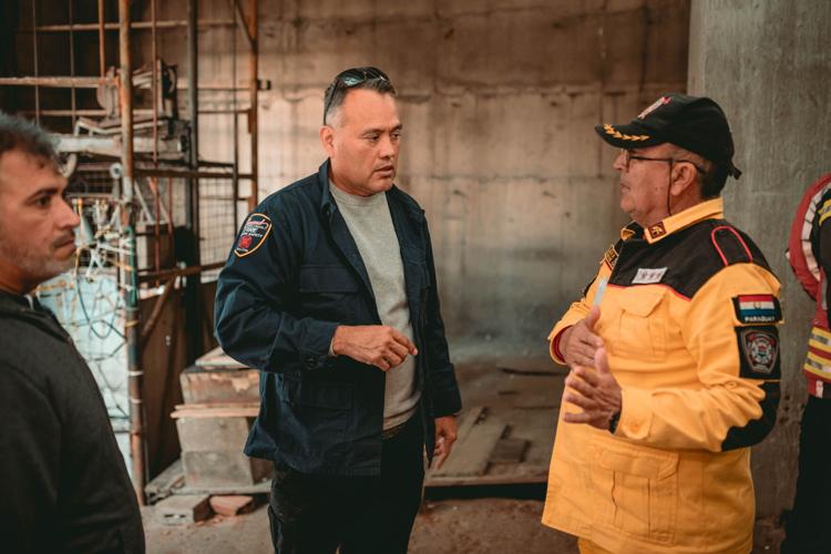 Gilberto with firefighter from Paraguay