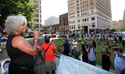 Cariol Holloman-Horne rally