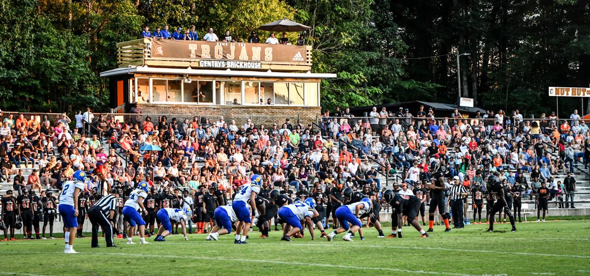 High School Football No 1 Trojans Offense Stays Scorching In