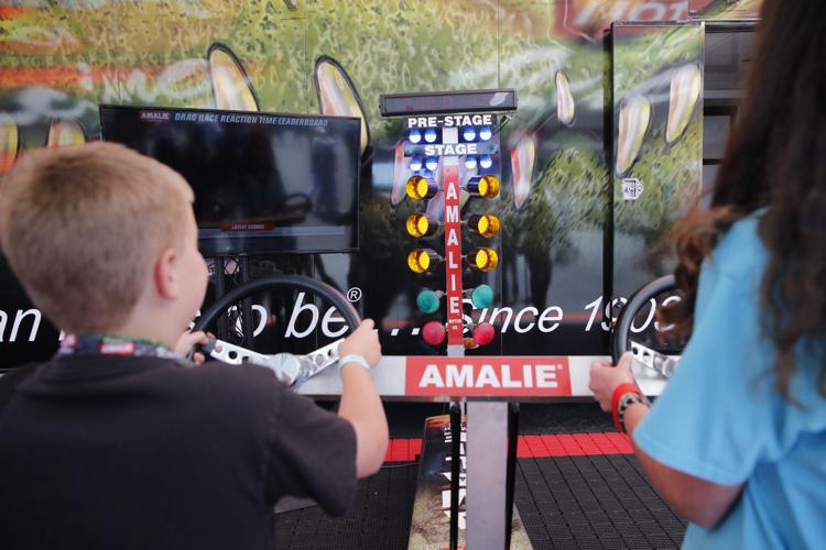 It's Sunday final eliminations at the 2018 NHRA 4-Wide Nationals!