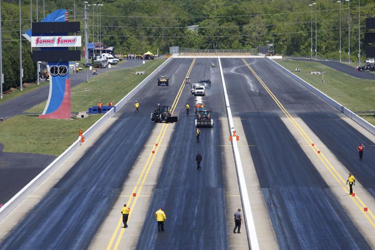 It's Sunday final eliminations at the 2018 NHRA 4-Wide Nationals!
