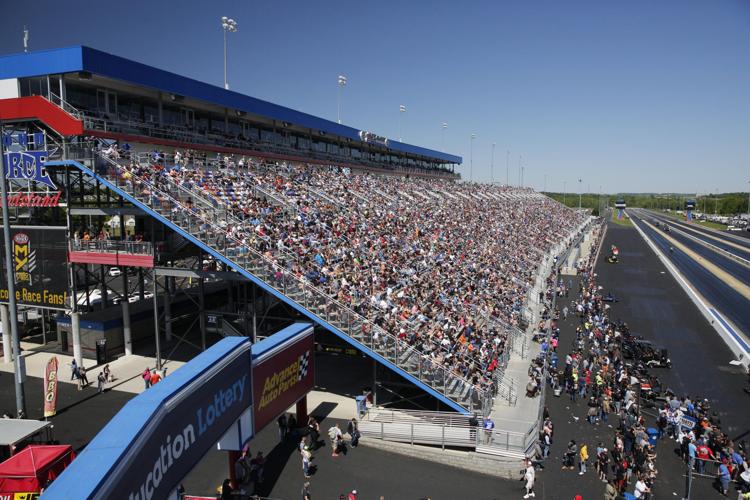 It's Sunday final eliminations at the 2018 NHRA 4-Wide Nationals!