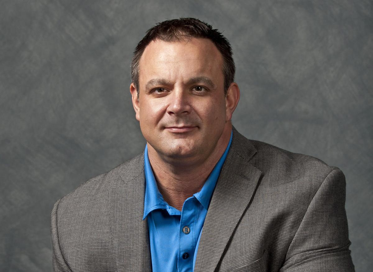 Scott Hamilton, Sports Columnist