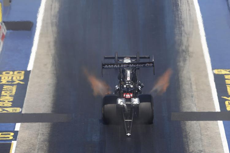 It's Sunday final eliminations at the 2018 NHRA 4-Wide Nationals!