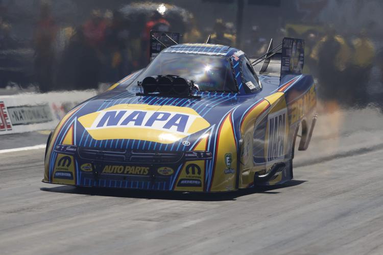 It's Sunday final eliminations at the 2018 NHRA 4-Wide Nationals!