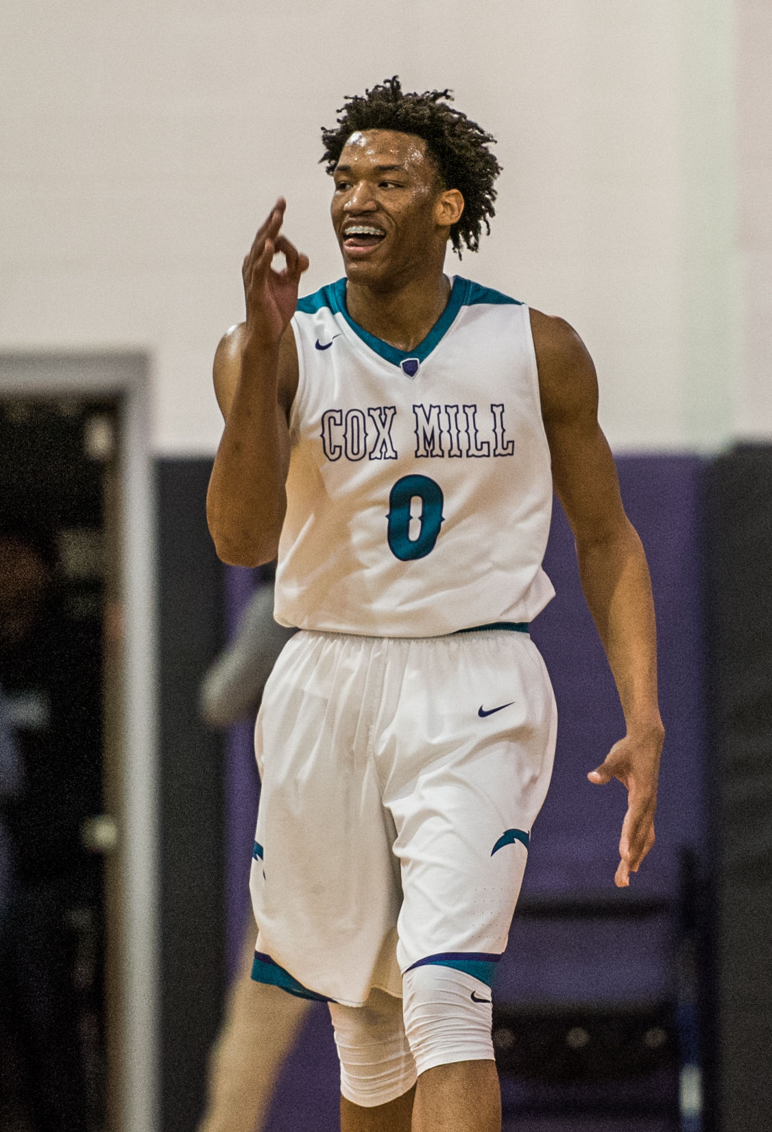 Moore thrills in Chargers’ thirdround thrashing of Kings Mountain