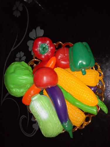Plastic fruit