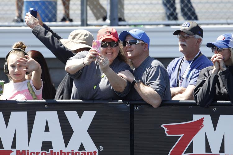 It's Sunday final eliminations at the 2018 NHRA 4-Wide Nationals!
