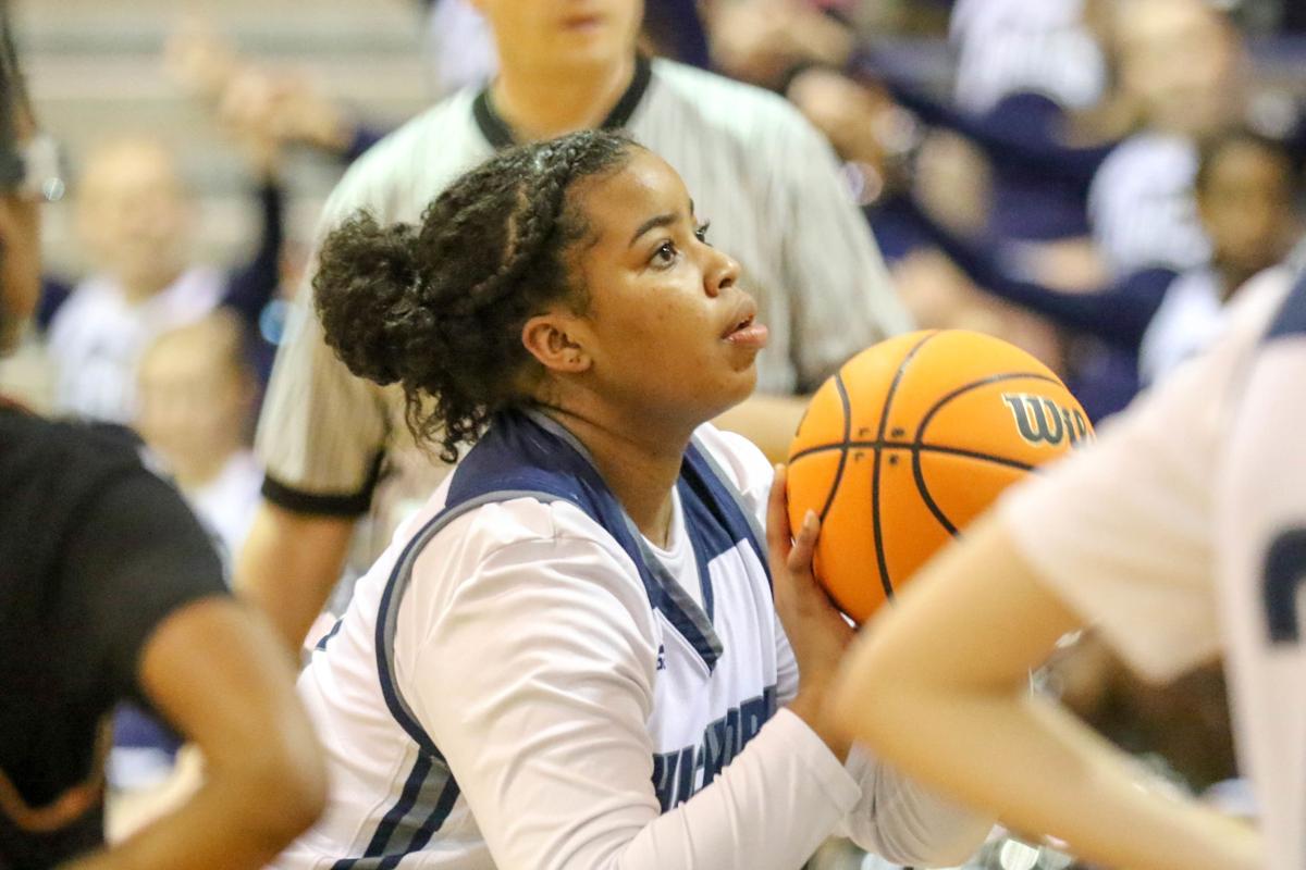 Girls Basketball Balanced Bulls Stay In Bounce Back Mode By Running Over Ravens Sports Independenttribune Com