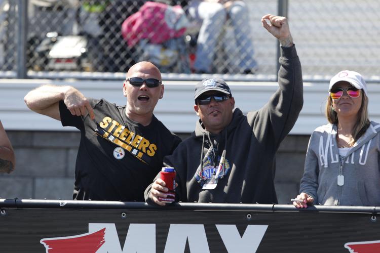 It's Sunday final eliminations at the 2018 NHRA 4-Wide Nationals!