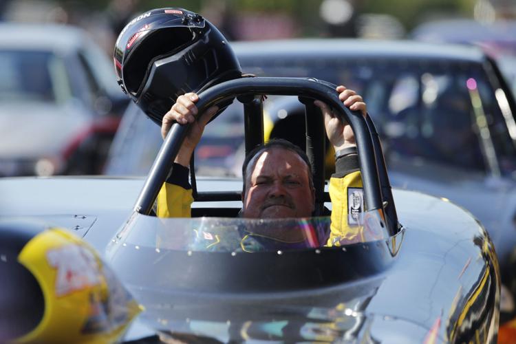 It's Sunday final eliminations at the 2018 NHRA 4-Wide Nationals!