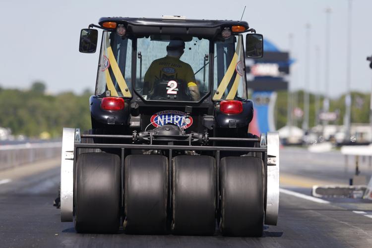 It's Sunday final eliminations at the 2018 NHRA 4-Wide Nationals!