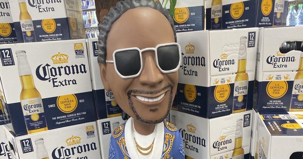 Snoop Dogg bobblehead snatched from Hickory gas station - Vimarsana News