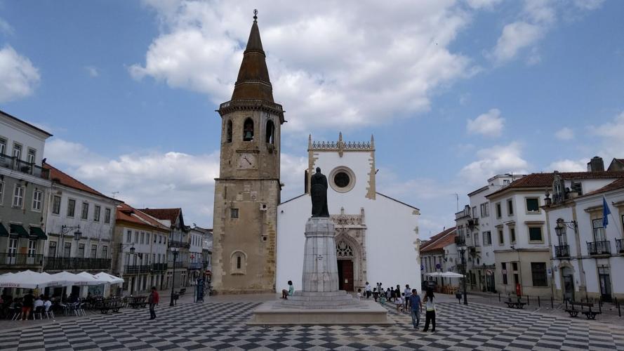 Tomar's central Praça de República is a tempting spot to slow down, nurse a drink at a café, and enjoy the relaxed tempo of local life.