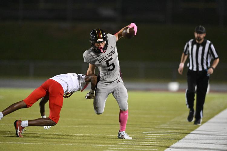 the Bulldogs crushed the Mustangs to improve to 6-0.