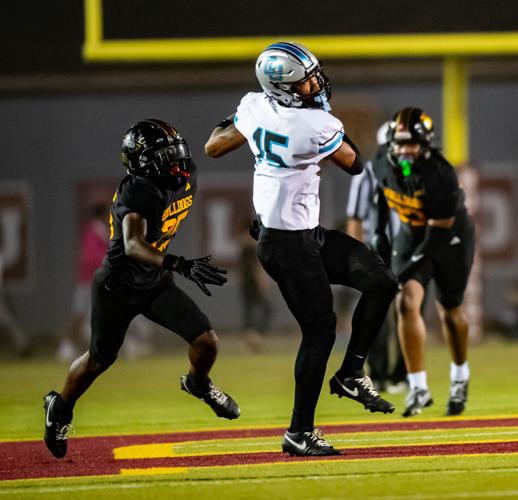 Bulldogs beat the Grizzlies in the third round of the 2025 NCHSAA Football Championship playoff game 41 - 33.