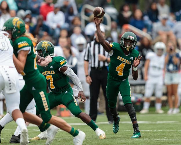 The Ragin' Bulls come from behind in the Battle of the Horns to defeat the Vikings 27-20.
