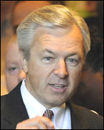 Wells Fargo to sell $10 billion in stock