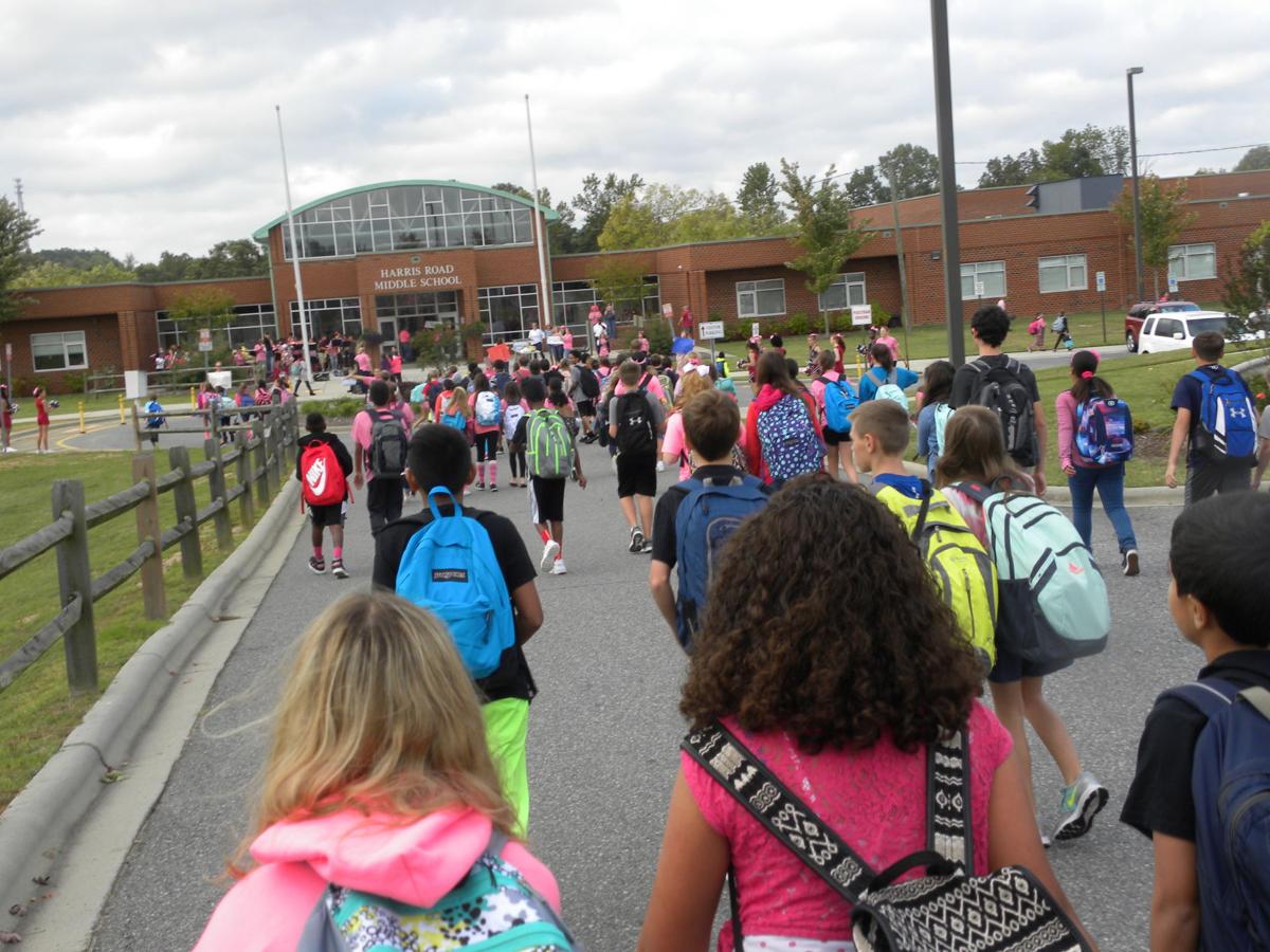 Let's walk to school News