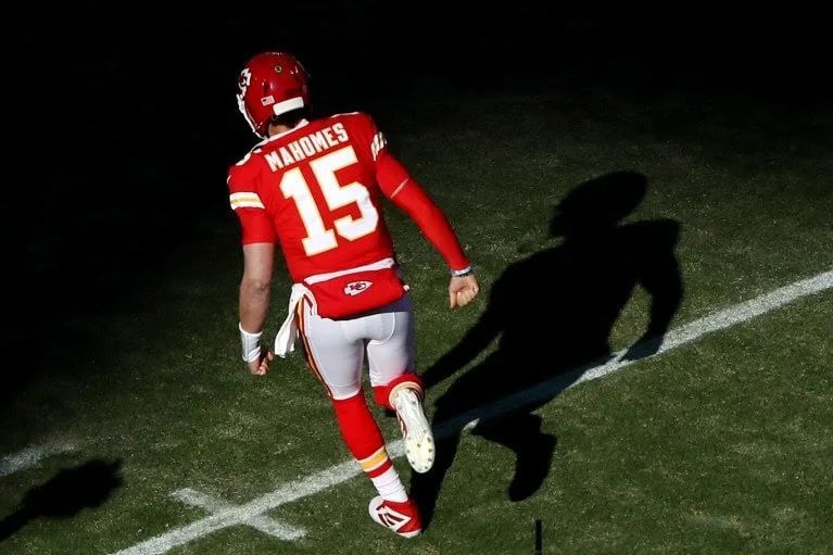 Alex Smith announces retirement; Patrick Mahomes, NFL world react to QB's  career