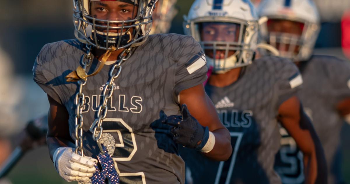 FOOTBALL GAME PREVIEW No. 5 Cox Mill at No. 2 Hickory Ridge