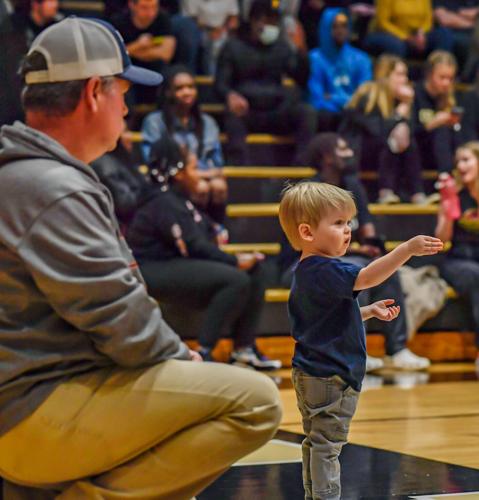 Carson defeated Northwest 53-48.