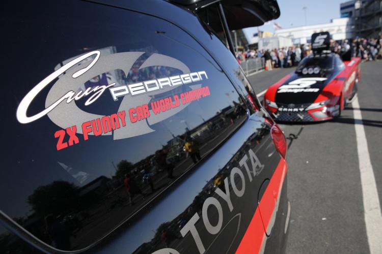 It's Sunday final eliminations at the 2018 NHRA 4-Wide Nationals!