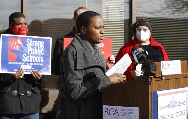 20220125_MET_MASKS_AWE03