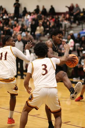 Concord gets 72-64 win over Robinson in the SPC