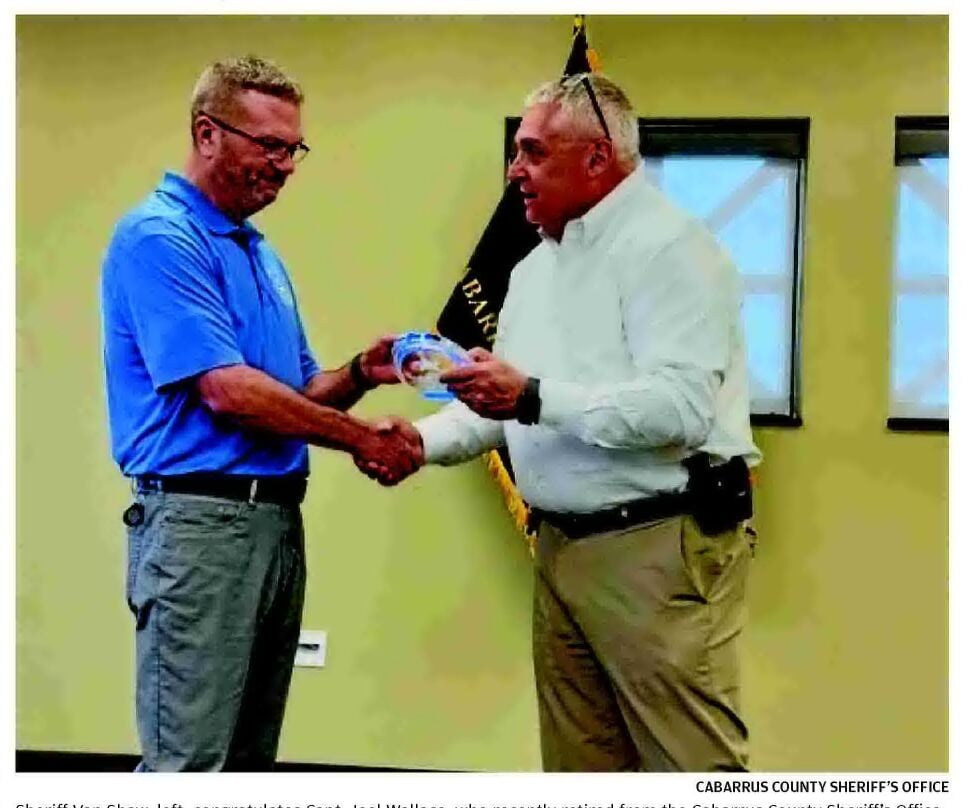 Wallace retires after 20 years at Sheriff 's Office