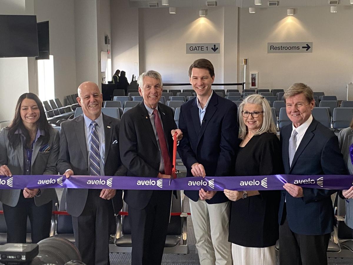 Avelo new base of operations ribbon-cutting