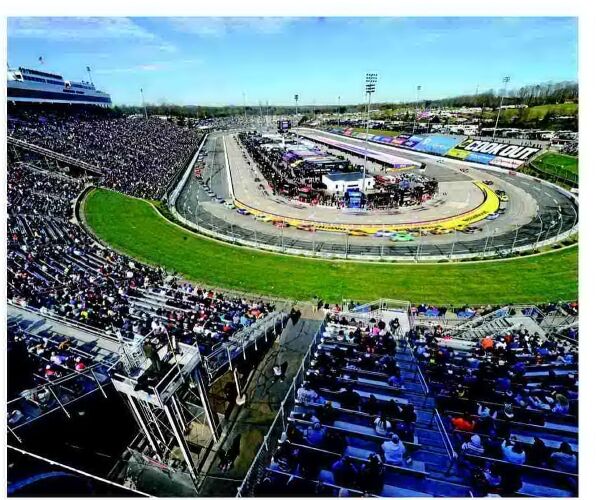 Elliott outduels Hamlin at Martinsville