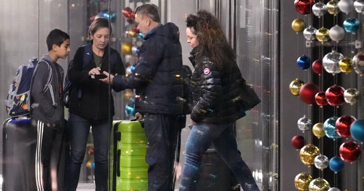 Expert tips for saving on holiday travel Expert tips for saving on holiday travel