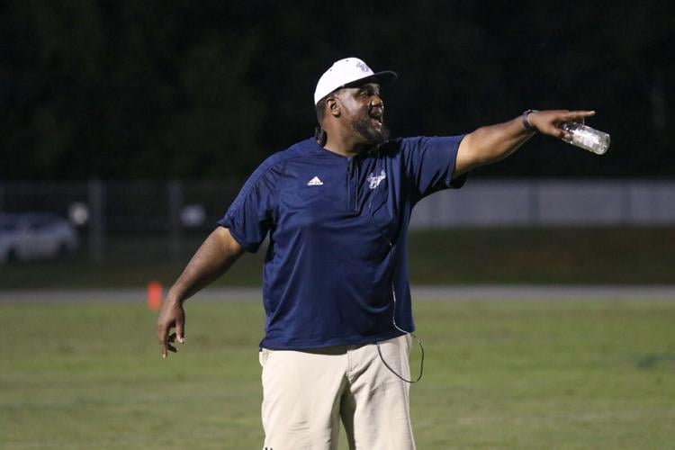 110922-cit-sports-footballphoto