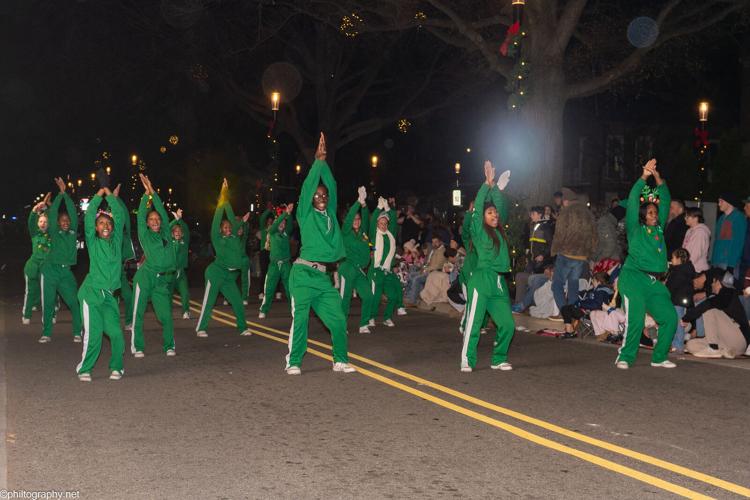 A.L. Brown Wonders Cheerleadners