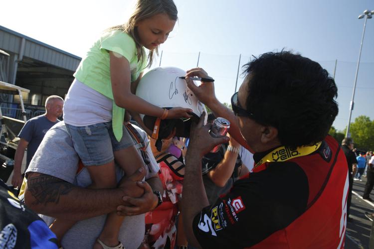 It's Sunday final eliminations at the 2018 NHRA 4-Wide Nationals!