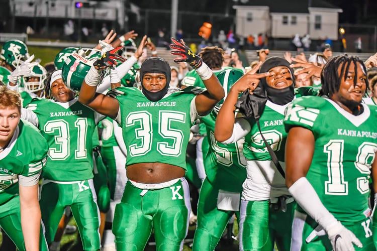 The Wonders blanked the Spiders 47-0 to retain the bell for the 7th straight year.