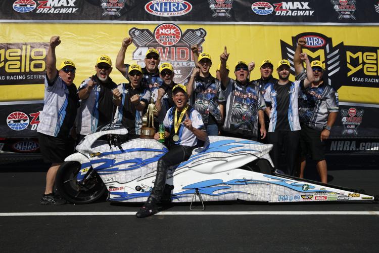 It's Sunday final eliminations at the 2018 NHRA 4-Wide Nationals!