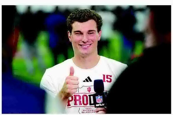 Mendoza puts on show at Indiana pro day