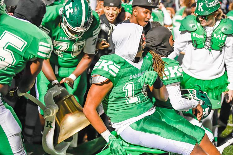 The Wonders blanked the Spiders 47-0 to retain the bell for the 7th straight year.