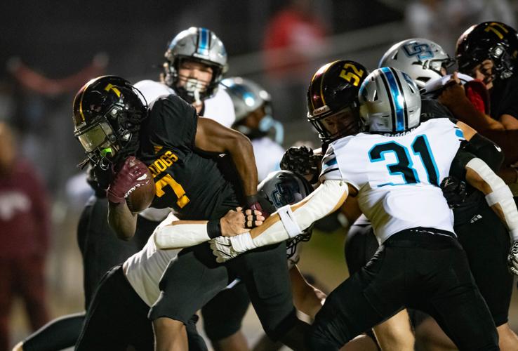 Bulldogs beat the Grizzlies in the third round of the 2025 NCHSAA Football Championship playoff game 41 - 33.