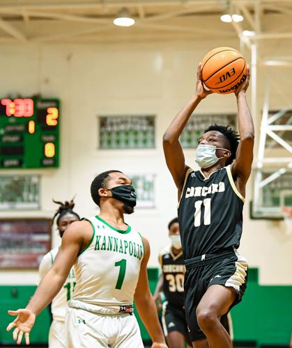 The Wonders defeated the cross county rival Spiders 66-48.