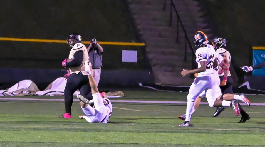 The Spiders suffer a heartbreaking 26-22 loss to the Trojans